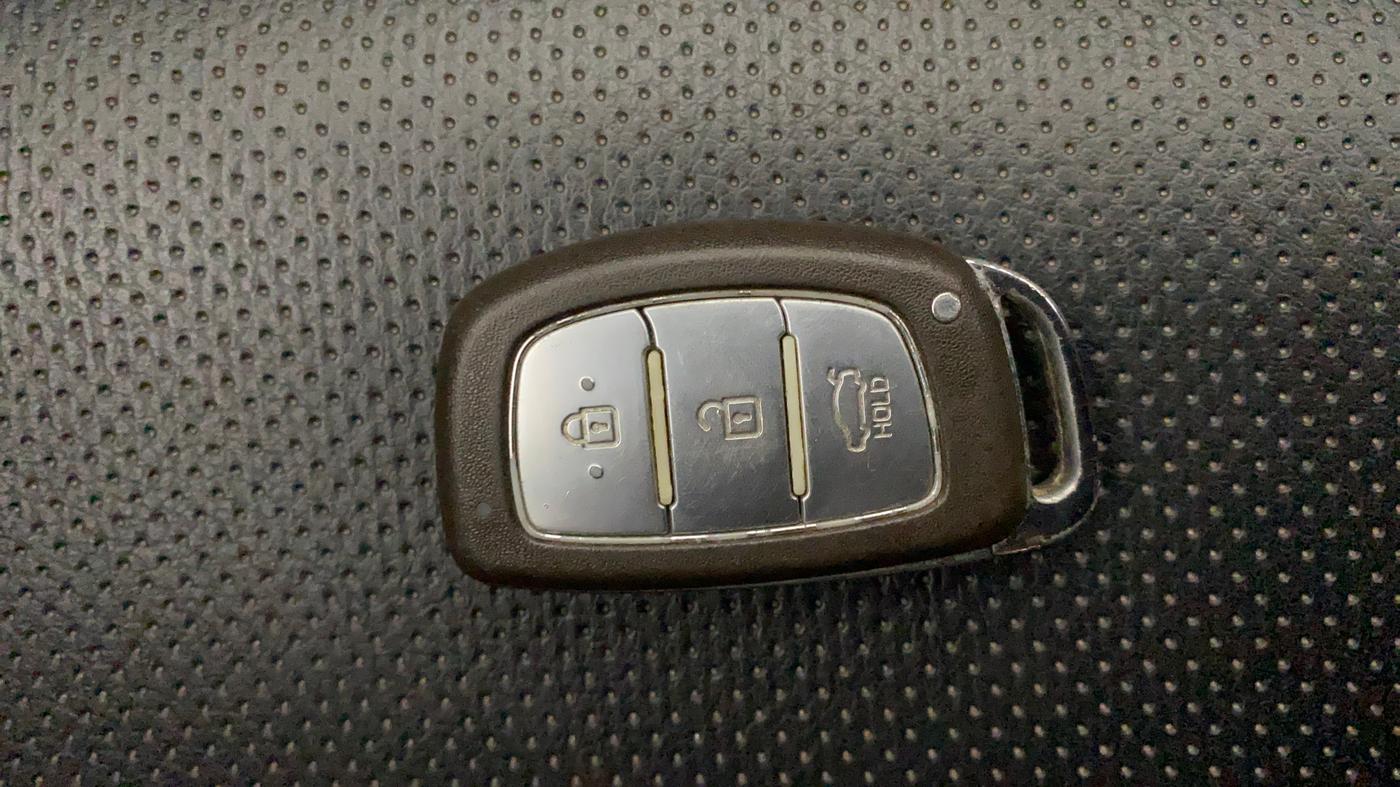 2014 Hyundai Grand i10 SPORTZ 1.2 KAPPA VTVT, Petrol, Manual, 48,983 km, Key Close Up