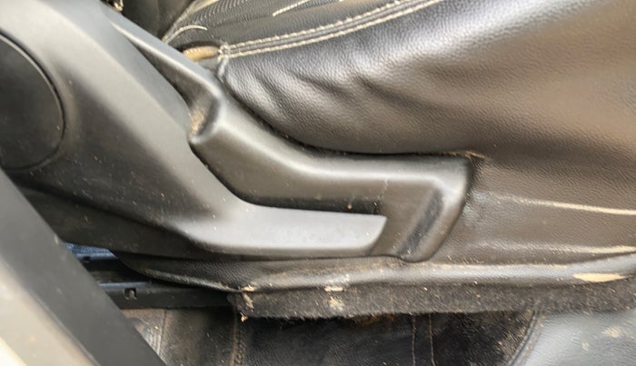 2018 Maruti IGNIS DELTA 1.2, Petrol, Manual, 56,655 km, Driver Side Adjustment Panel