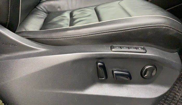 2017 Volkswagen TIGUAN HIGHLINE TDI AT, Diesel, Automatic, 88,461 km, Driver Side Adjustment Panel