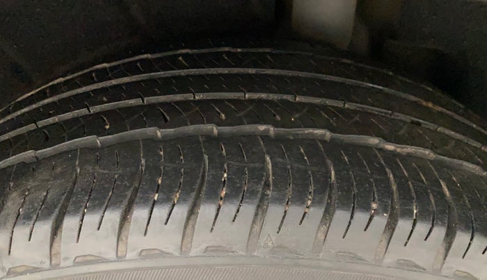 2017 Volkswagen TIGUAN HIGHLINE TDI AT, Diesel, Automatic, 88,461 km, Left Rear Tyre Tread