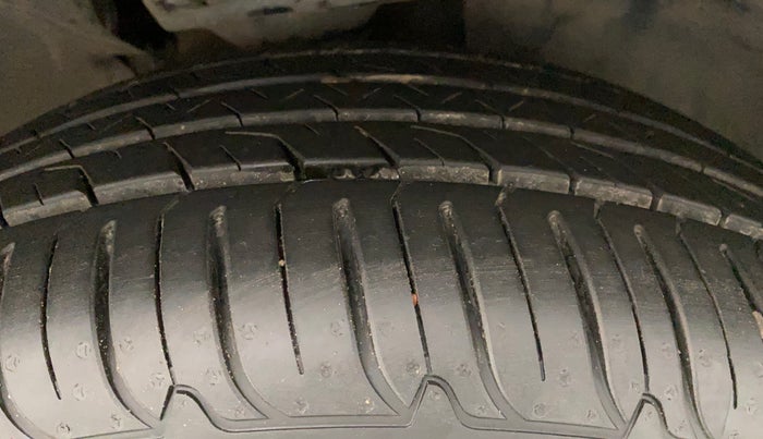 2017 Volkswagen TIGUAN HIGHLINE TDI AT, Diesel, Automatic, 88,461 km, Right Front Tyre Tread