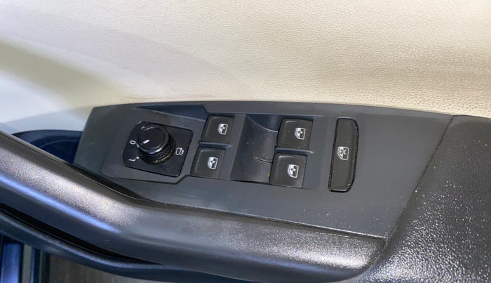 2023 Skoda SLAVIA STYLE 1.0L TSI MT, Petrol, Manual, 19,052 km, Driver Side Door Panels Control