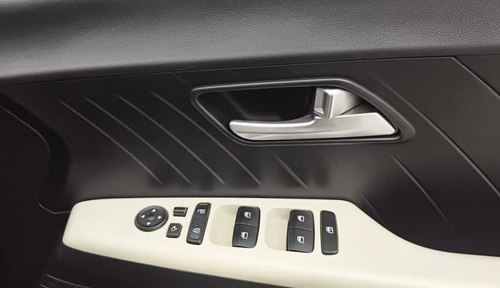 2023 Hyundai Verna SX(O) 1.5 MPI IVT , Petrol, Automatic, 27,069 km, Driver Side Door Panels Control