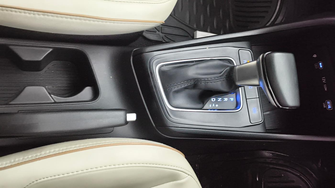 2023 Hyundai Verna SX(O) 1.5 MPI IVT , Petrol, Automatic, 27,069 km, Gear Lever