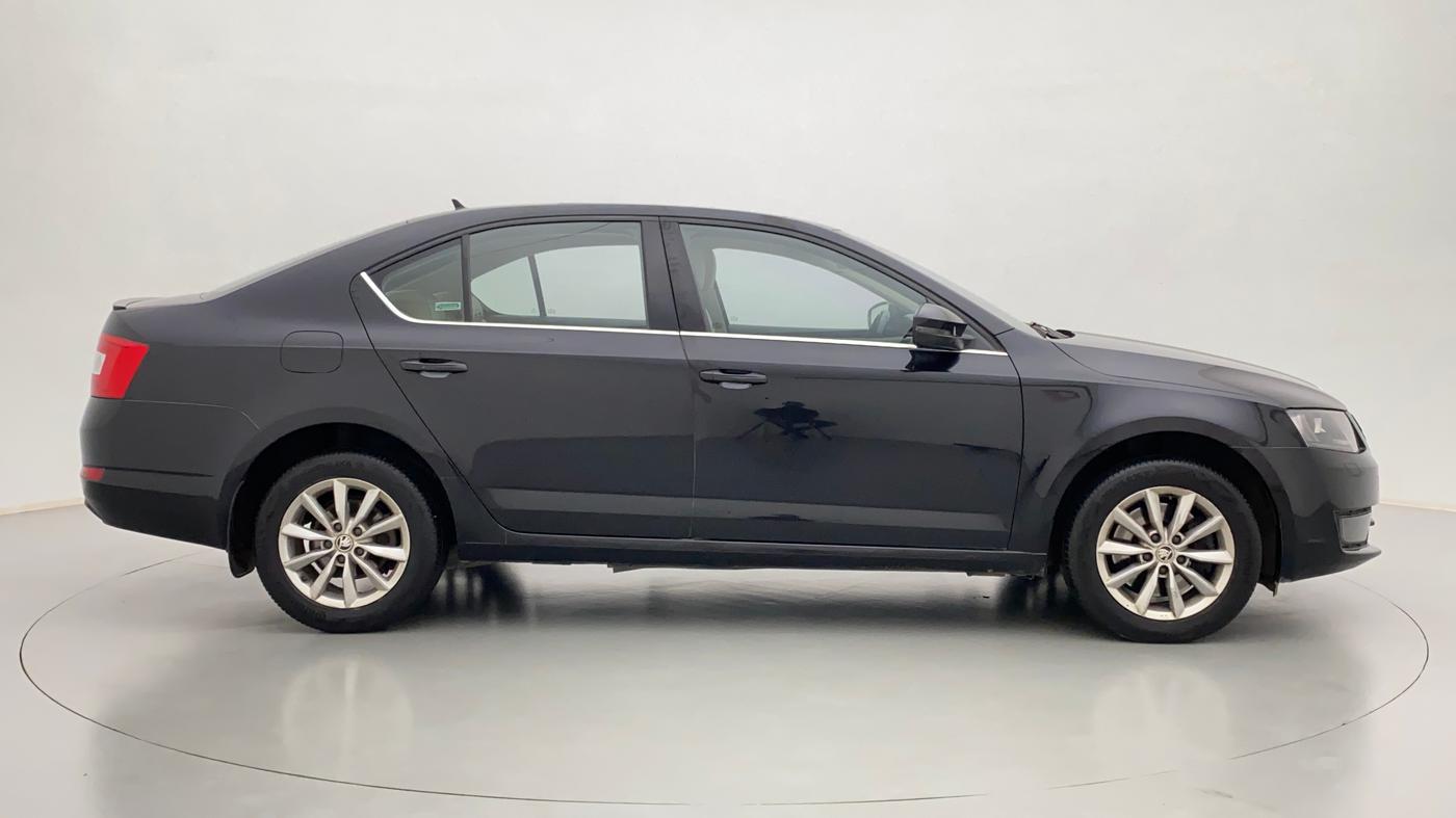 2016 Skoda Octavia 1.8 TSI STYLE PLUS AT, Petrol, Automatic, 48,332 km, Right Side View
