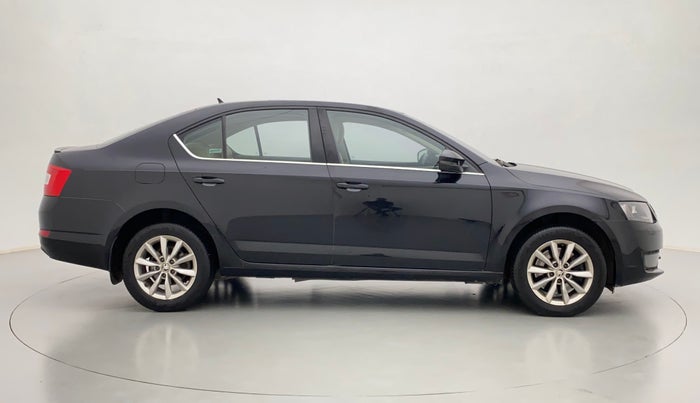 2016 Skoda Octavia 1.8 TSI STYLE PLUS AT, Petrol, Automatic, 48,332 km, Right Side View