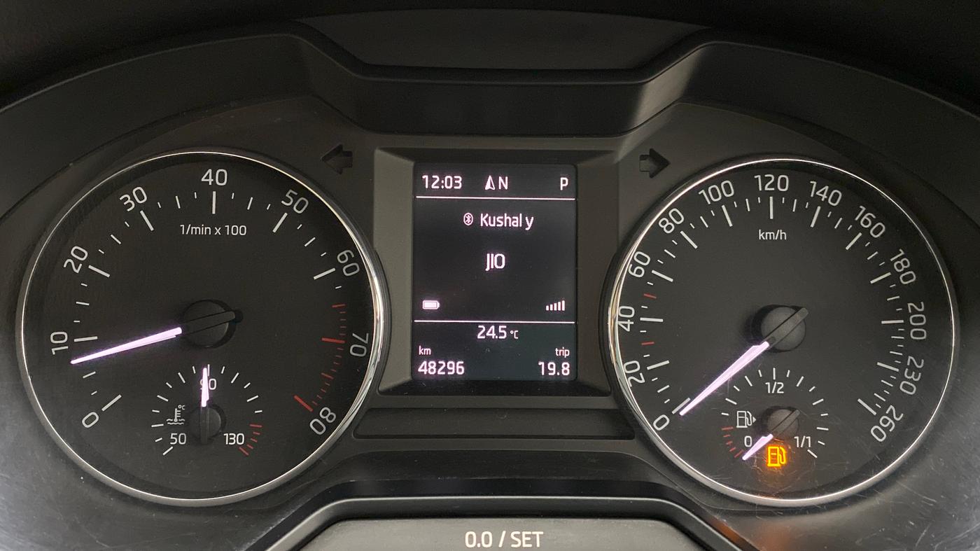 2016 Skoda Octavia 1.8 TSI STYLE PLUS AT, Petrol, Automatic, 48,332 km, Odometer Image