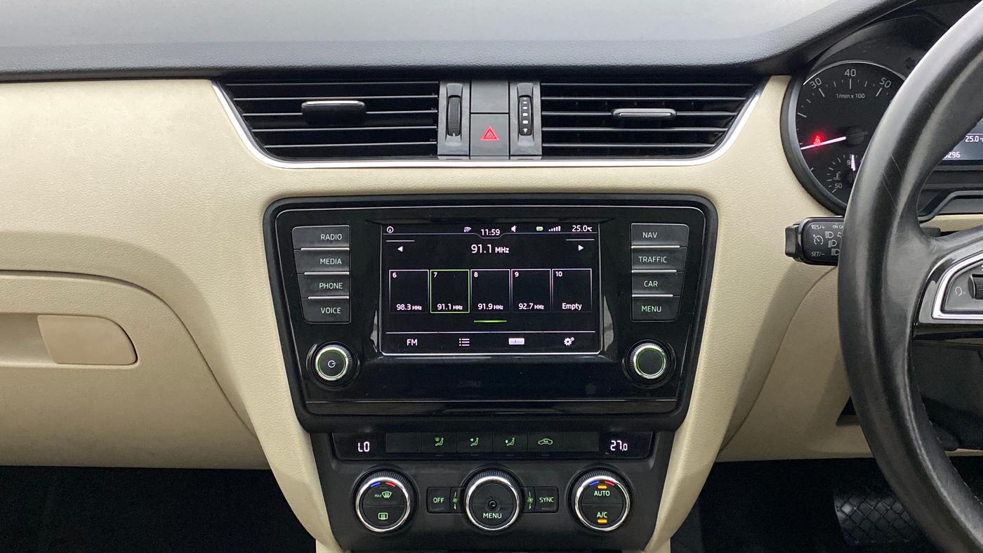 2016 Skoda Octavia 1.8 TSI STYLE PLUS AT, Petrol, Automatic, 48,332 km, Air Conditioner