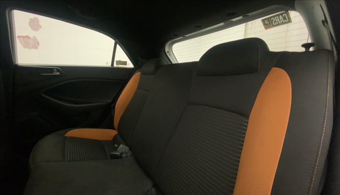2017 Hyundai i20 Active 1.2 S, CNG, Manual, 42,248 km, Right Side Rear Door Cabin