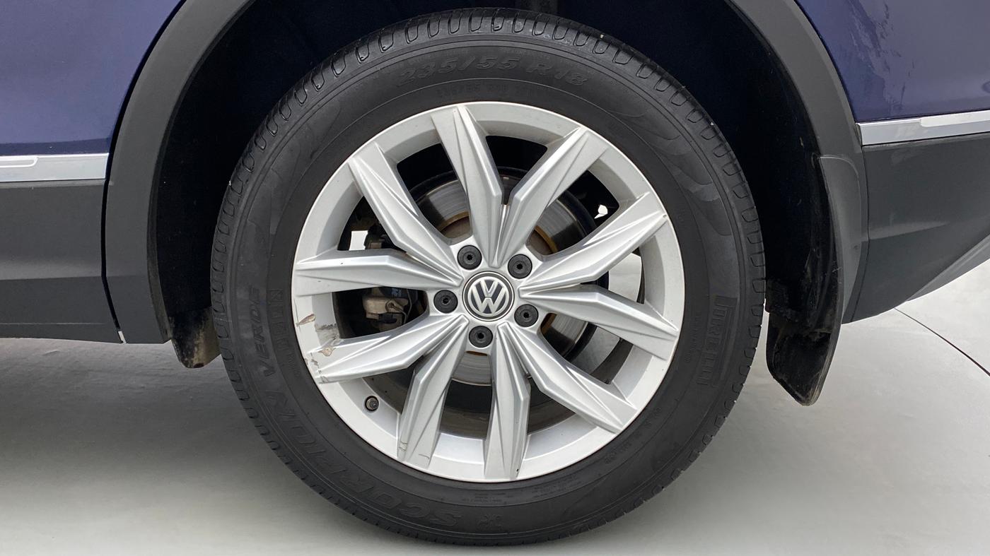 2018 Volkswagen TIGUAN HIGHLINE A/T, Diesel, Automatic, 66,478 km, Left Rear Wheel