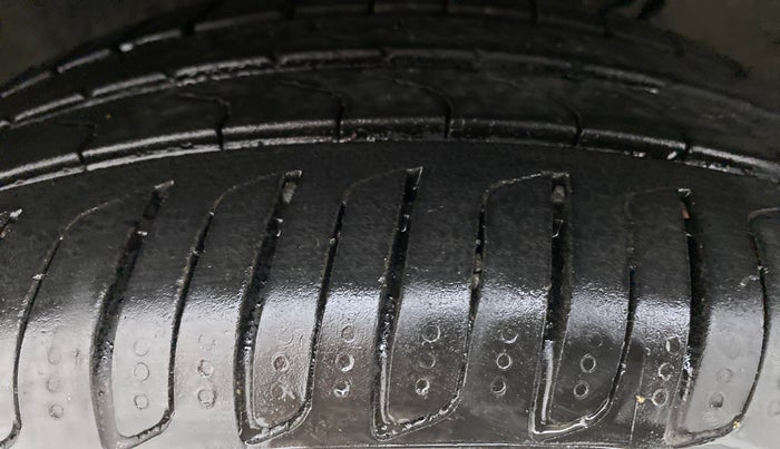 2018 Volkswagen TIGUAN HIGHLINE A/T, Diesel, Automatic, 66,478 km, Left Front Tyre Tread