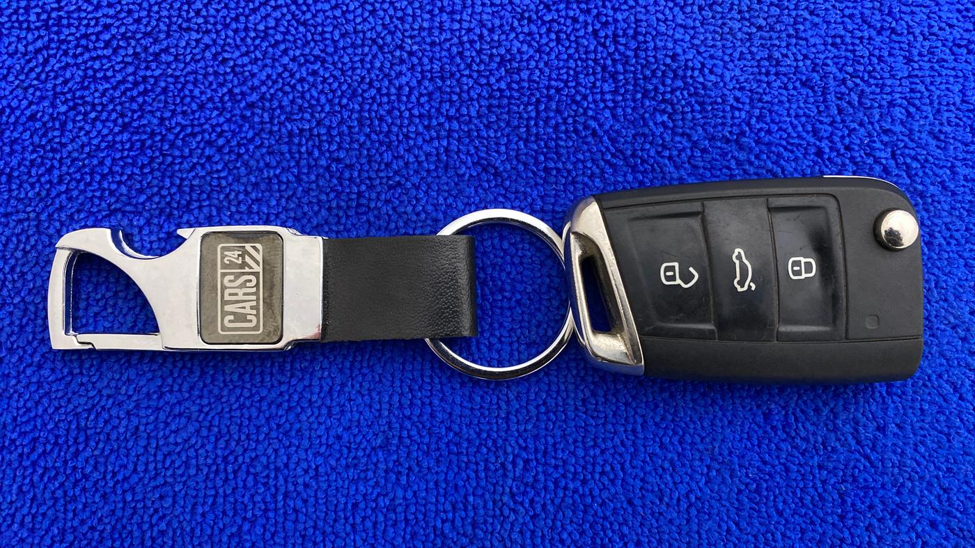 2018 Volkswagen TIGUAN HIGHLINE A/T, Diesel, Automatic, 66,478 km, Key Close Up