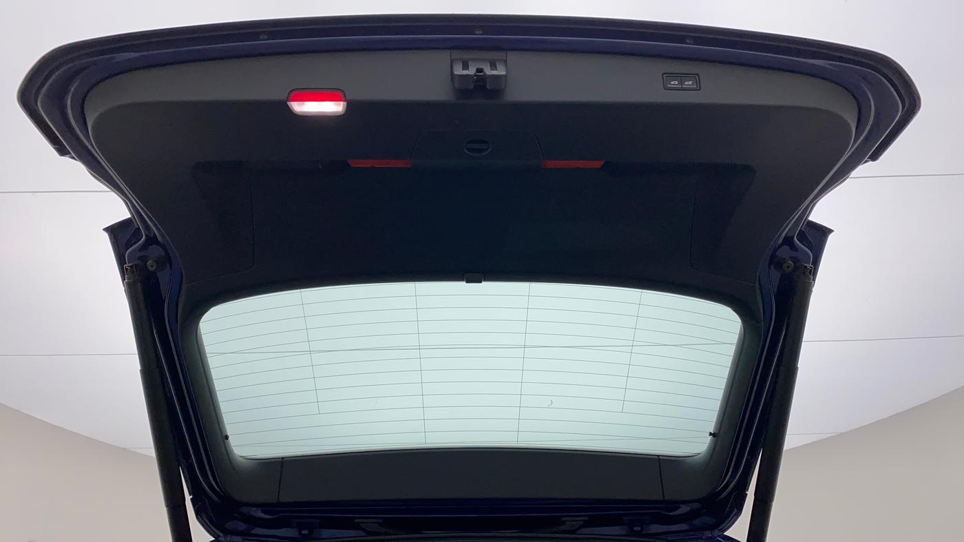 2018 Volkswagen TIGUAN HIGHLINE A/T, Diesel, Automatic, 66,478 km, Boot Door Open