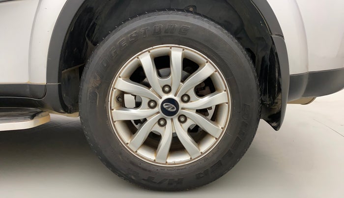 2016 Mahindra XUV500 W10, Diesel, Manual, 54,975 km, Left Rear Wheel