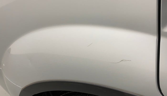 2016 Mahindra XUV500 W10, Diesel, Manual, 54,975 km, Right quarter panel - Minor scratches