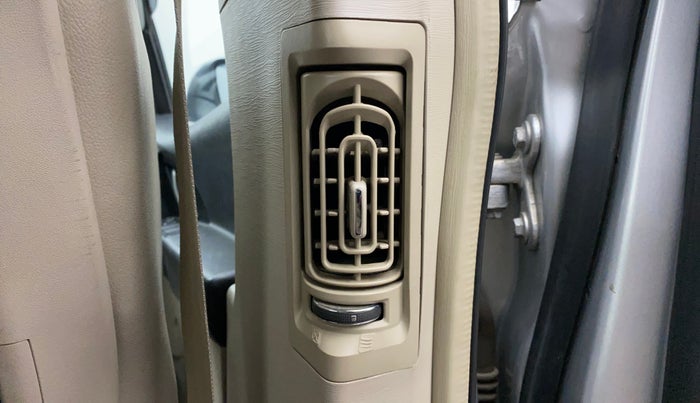 2016 Mahindra XUV500 W10, Diesel, Manual, 54,975 km, Rear AC Vents