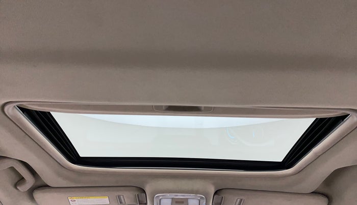 2016 Mahindra XUV500 W10, Diesel, Manual, 54,975 km, Moonroof/ Sunroof
