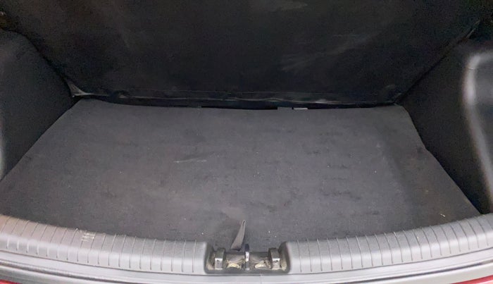 2015 Hyundai Grand i10 ASTA AT 1.2 KAPPA VTVT, Petrol, Automatic, 68,716 km, Boot Inside