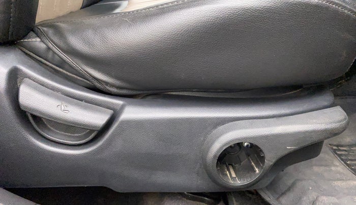 2015 Hyundai Grand i10 ASTA AT 1.2 KAPPA VTVT, Petrol, Automatic, 68,716 km, Driver Side Adjustment Panel