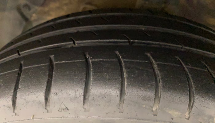 2015 Hyundai Grand i10 ASTA AT 1.2 KAPPA VTVT, Petrol, Automatic, 68,716 km, Left Front Tyre Tread