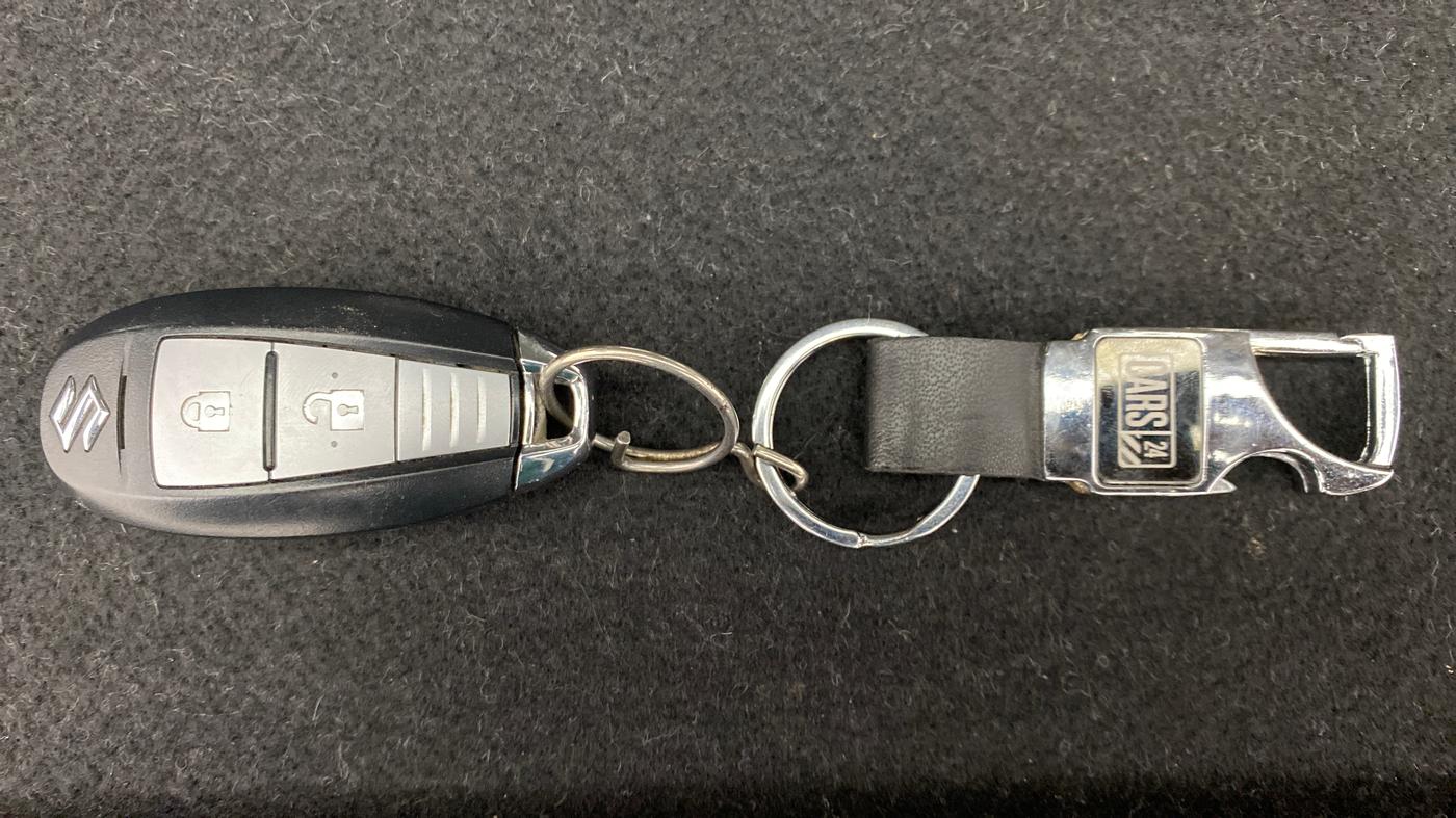 2017 Maruti Swift ZXI, Petrol, Manual, 78,548 km, Key Close Up