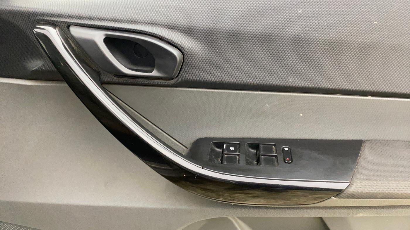2018 Tata TIGOR XT PETROL, Petrol, Manual, 1,08,059 km, Driver Side Door Panels Control