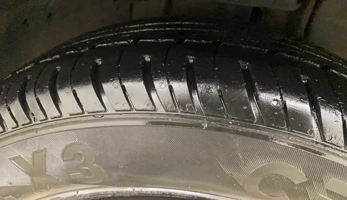 2018 Tata TIGOR XT PETROL, Petrol, Manual, 1,06,969 km, Right Front Tyre Tread