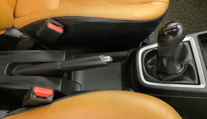 2018 Maruti Swift VXI, Petrol, Manual, 77,079 km, Gear Lever