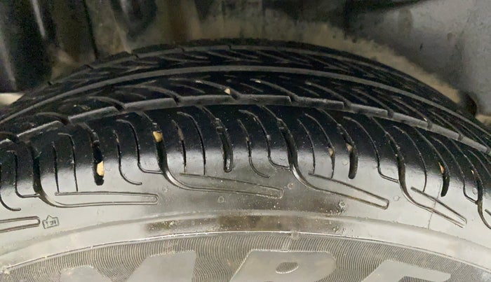 2018 Maruti Swift VXI, Petrol, Manual, 77,079 km, Right Rear Tyre Tread