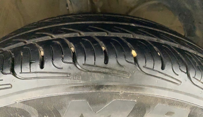 2018 Maruti Swift VXI, Petrol, Manual, 77,079 km, Right Front Tyre Tread
