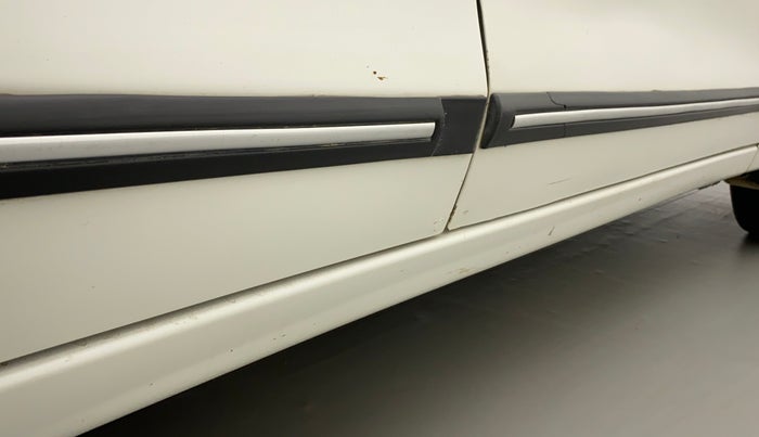 2018 Maruti Swift VXI, Petrol, Manual, 77,079 km, Right running board - Slightly dented