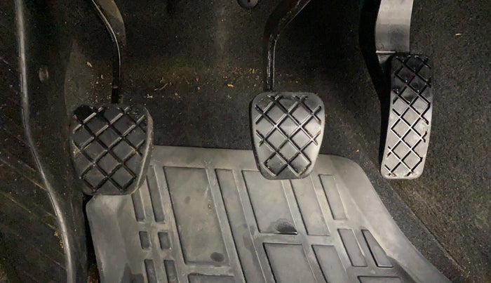 2022 Skoda SLAVIA STYLE 1.0L TSI MT, Petrol, Manual, 68,593 km, Pedals