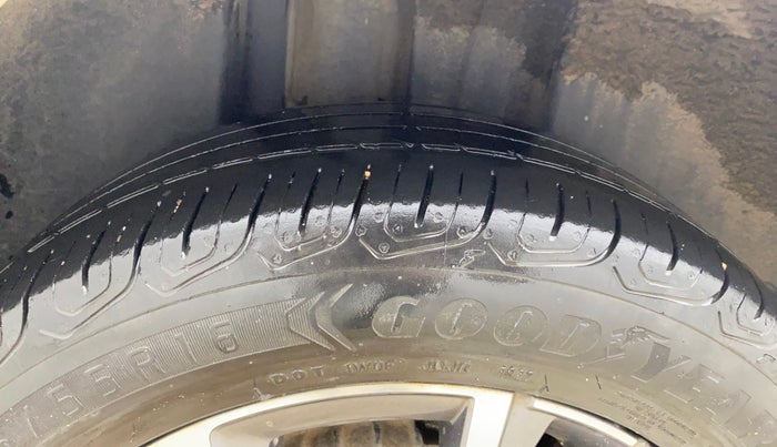 2022 Skoda SLAVIA STYLE 1.0L TSI MT, Petrol, Manual, 68,593 km, Right Rear Tyre Tread