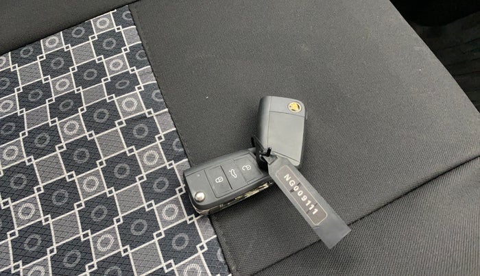 2022 Skoda SLAVIA STYLE 1.0L TSI MT, Petrol, Manual, 68,593 km, Key Close Up