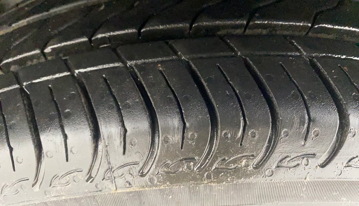 2017 Honda Jazz 1.2L I-VTEC V, Petrol, Manual, 39,671 km, Left Front Tyre Tread