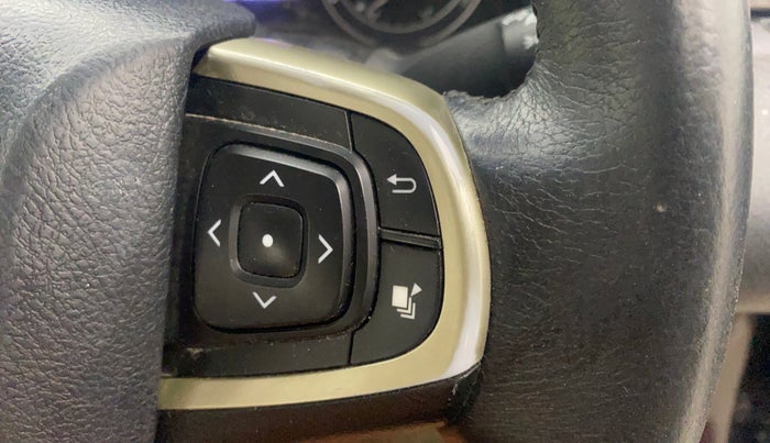 2017 Toyota Innova Crysta 2.4 GX 7 STR, Diesel, Manual, 86,454 km, Adaptive Cruise Control