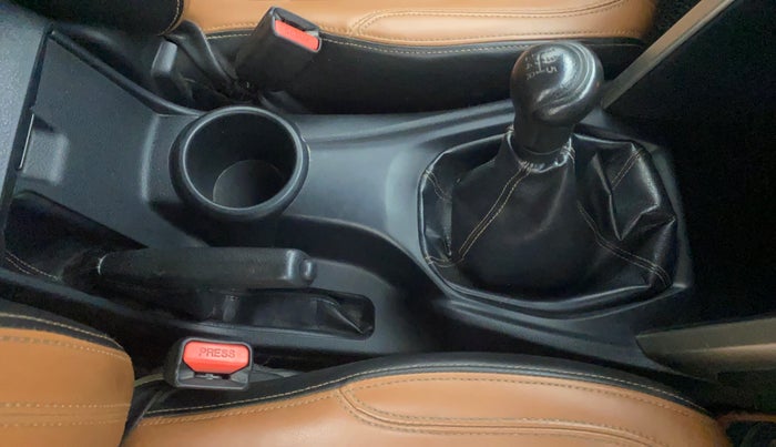 2017 Toyota Innova Crysta 2.4 GX 7 STR, Diesel, Manual, 86,454 km, Gear Lever