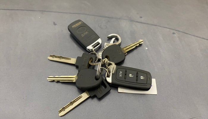 2014 Hyundai i10 MAGNA 1.1, Petrol, Manual, 65,215 km, Key Close Up