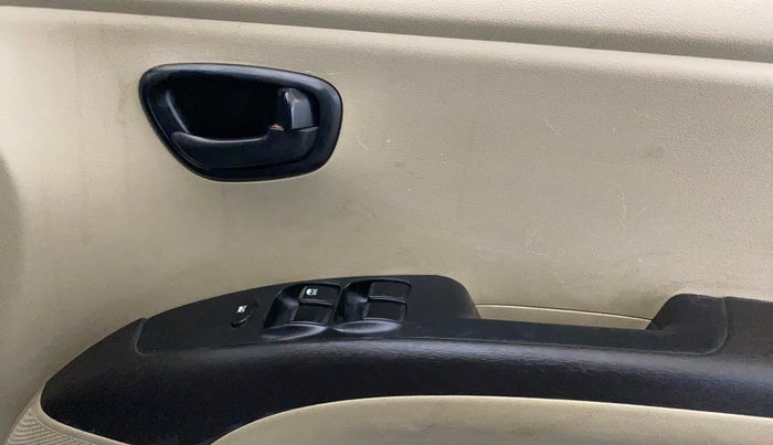 2014 Hyundai i10 MAGNA 1.1, Petrol, Manual, 65,215 km, Driver Side Door Panels Control