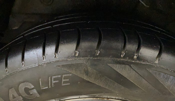 2014 Hyundai i10 MAGNA 1.1, Petrol, Manual, 65,215 km, Right Rear Tyre Tread