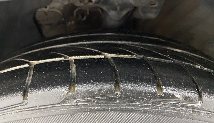 2017 Hyundai New Elantra 1.6 SX (O) AT DIESEL, Diesel, Automatic, 70,112 km, Left Front Tyre Tread