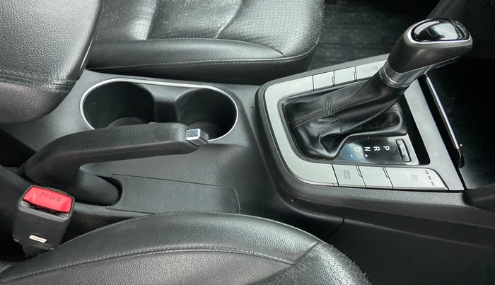 2017 Hyundai New Elantra 1.6 SX (O) AT DIESEL, Diesel, Automatic, 70,112 km, Gear Lever