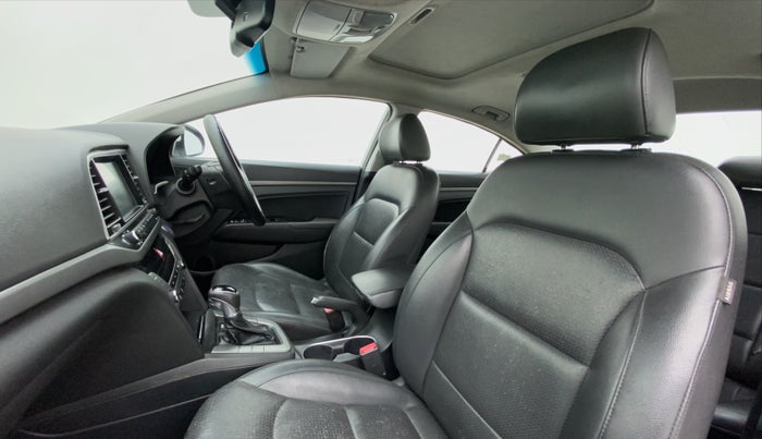 2017 Hyundai New Elantra 1.6 SX (O) AT DIESEL, Diesel, Automatic, 70,112 km, Right Side Front Door Cabin