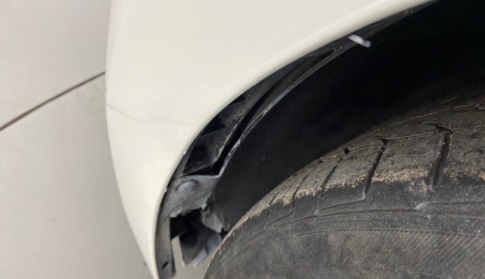 2017 Hyundai New Elantra 1.6 SX (O) AT DIESEL, Diesel, Automatic, 70,112 km, Left fender - Lining loose