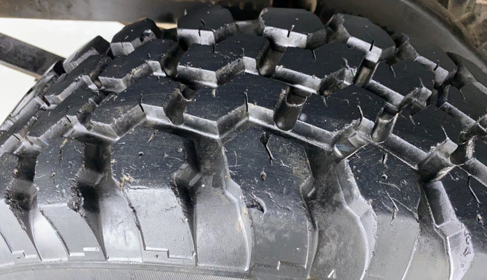 2017 Mahindra Thar CRDE 4X4 BS IV, Diesel, Manual, 15,231 km, Right Rear Tyre Tread