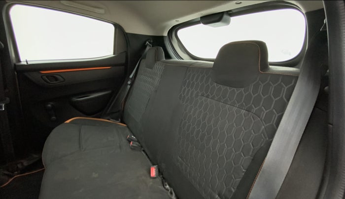 2017 Renault Kwid CLIMBER 1.0 AT, Petrol, Automatic, 39,878 km, Right Side Rear Door Cabin