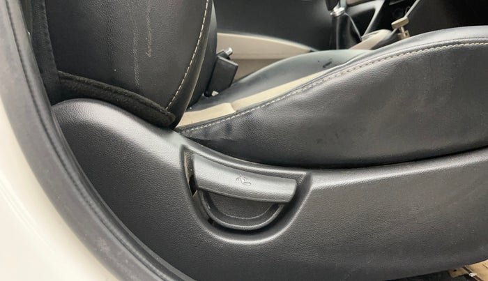 2018 Hyundai Grand i10 SPORTZ 1.2 KAPPA VTVT, CNG, Manual, 50,833 km, Driver Side Adjustment Panel