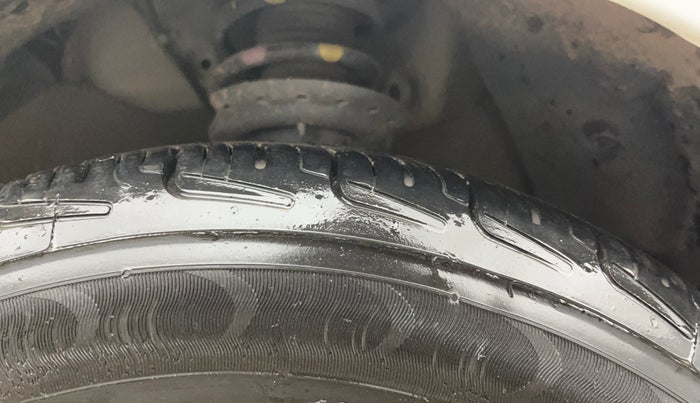 2018 Hyundai Grand i10 SPORTZ 1.2 KAPPA VTVT, CNG, Manual, 50,833 km, Right Front Tyre Tread