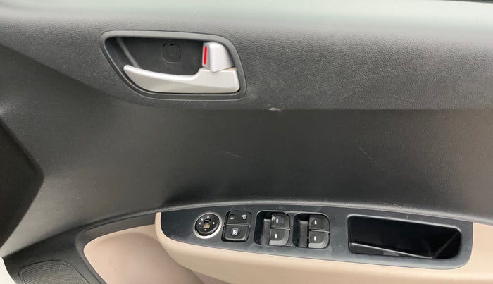 2018 Hyundai Grand i10 SPORTZ 1.2 KAPPA VTVT, CNG, Manual, 50,833 km, Driver Side Door Panels Control