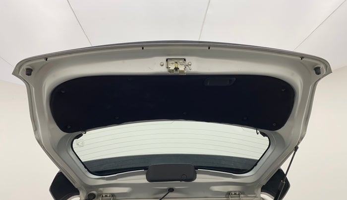 2014 Toyota Etios CROSS 1.2 G, Petrol, Manual, 74,122 km, Boot Door Open